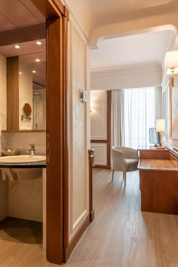 Grand Hotel Terme & Spa มอนเตกรอตโต แตร์เม ภายนอก รูปภาพ