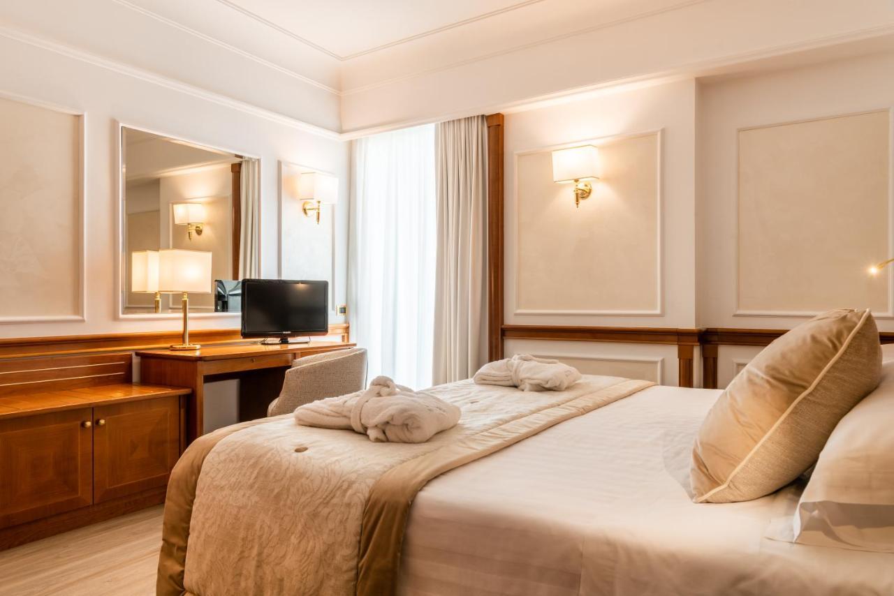 Grand Hotel Terme & Spa มอนเตกรอตโต แตร์เม ภายนอก รูปภาพ