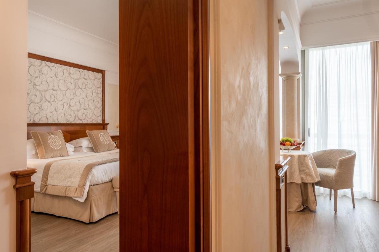 Grand Hotel Terme & Spa มอนเตกรอตโต แตร์เม ภายนอก รูปภาพ